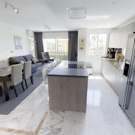 Modern Coastal Near Puerto Banus