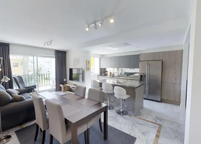 Modern Coastal Near Puerto Banus Marbella