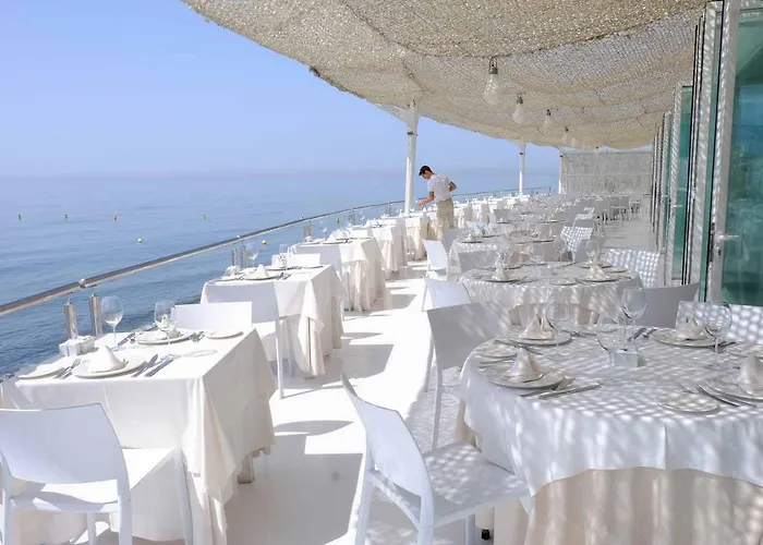 Modern Coastal Near Puerto Banus Appartamento *