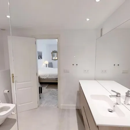 Modern Coastal Near Puerto Banus *